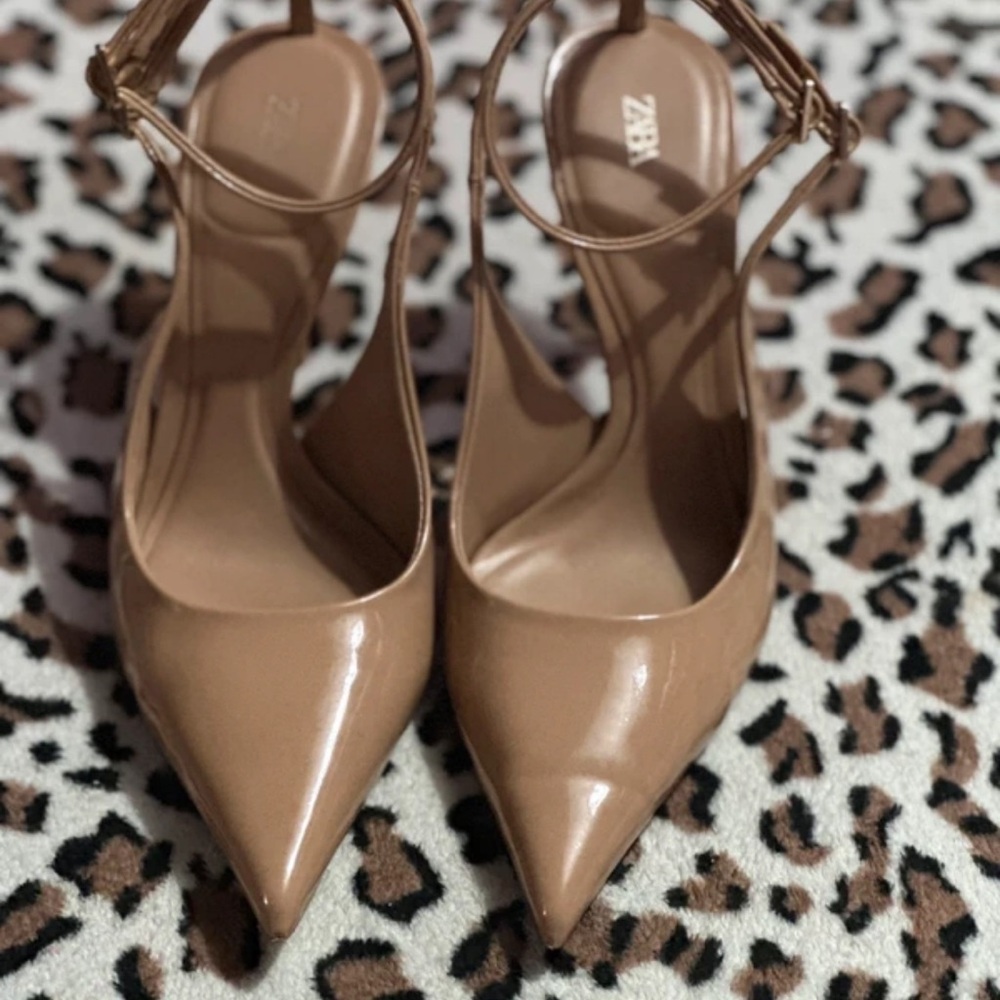 Zara Women's Tan Pointed Heels